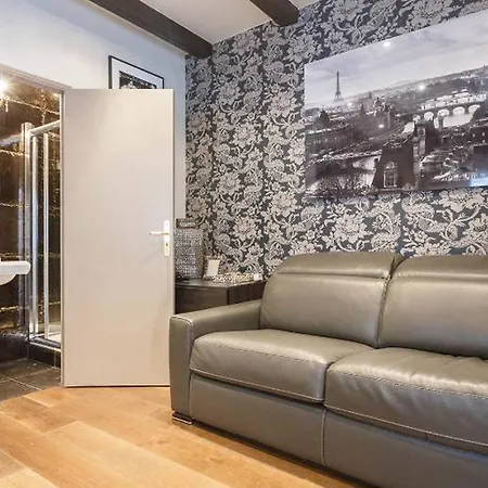 Du Louvre Apartment *